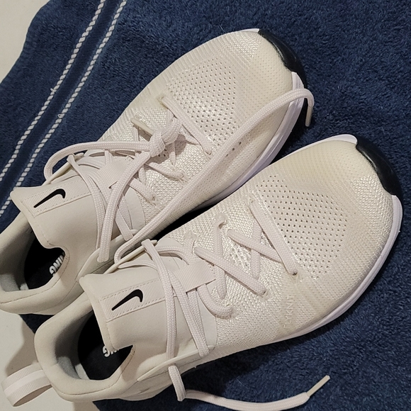 Men's Nike Metcon Training Shoes - Picture 3 of 7